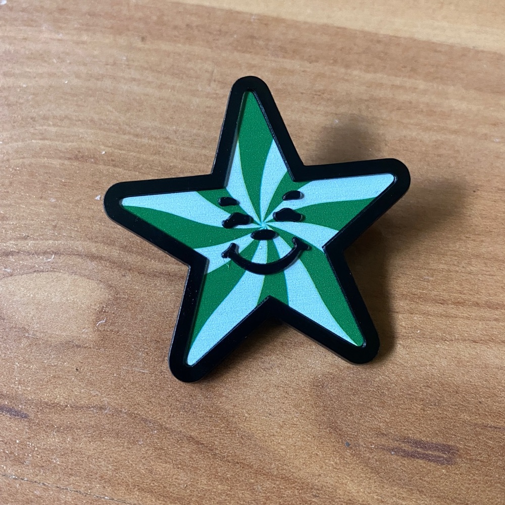 Asspizza Christmas Star Pin
